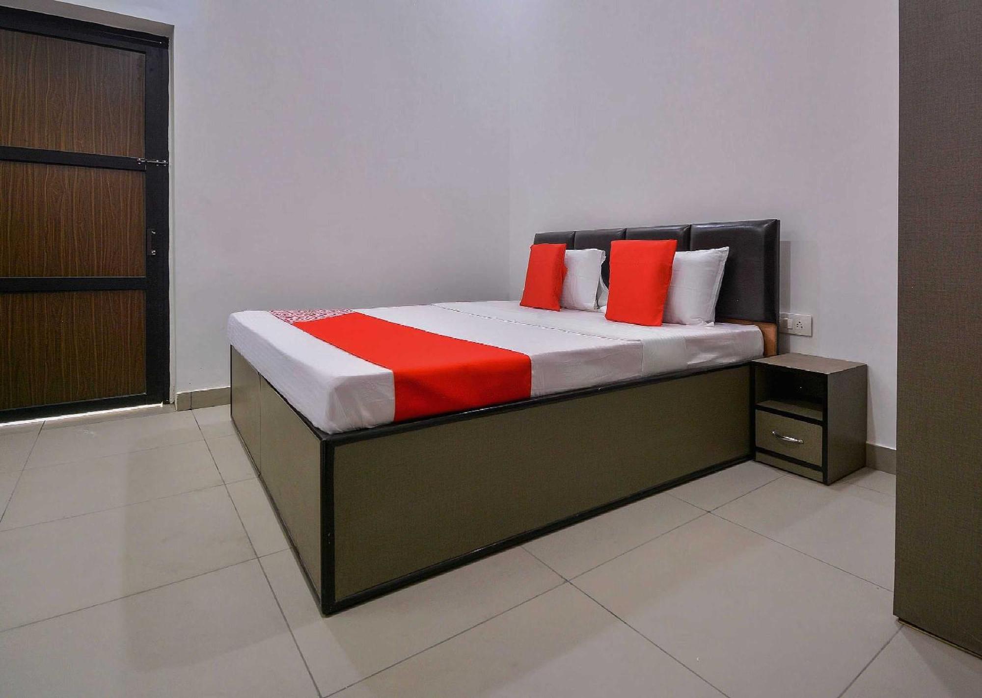 Hotel O White Solitaire Ludhiana Luaran gambar