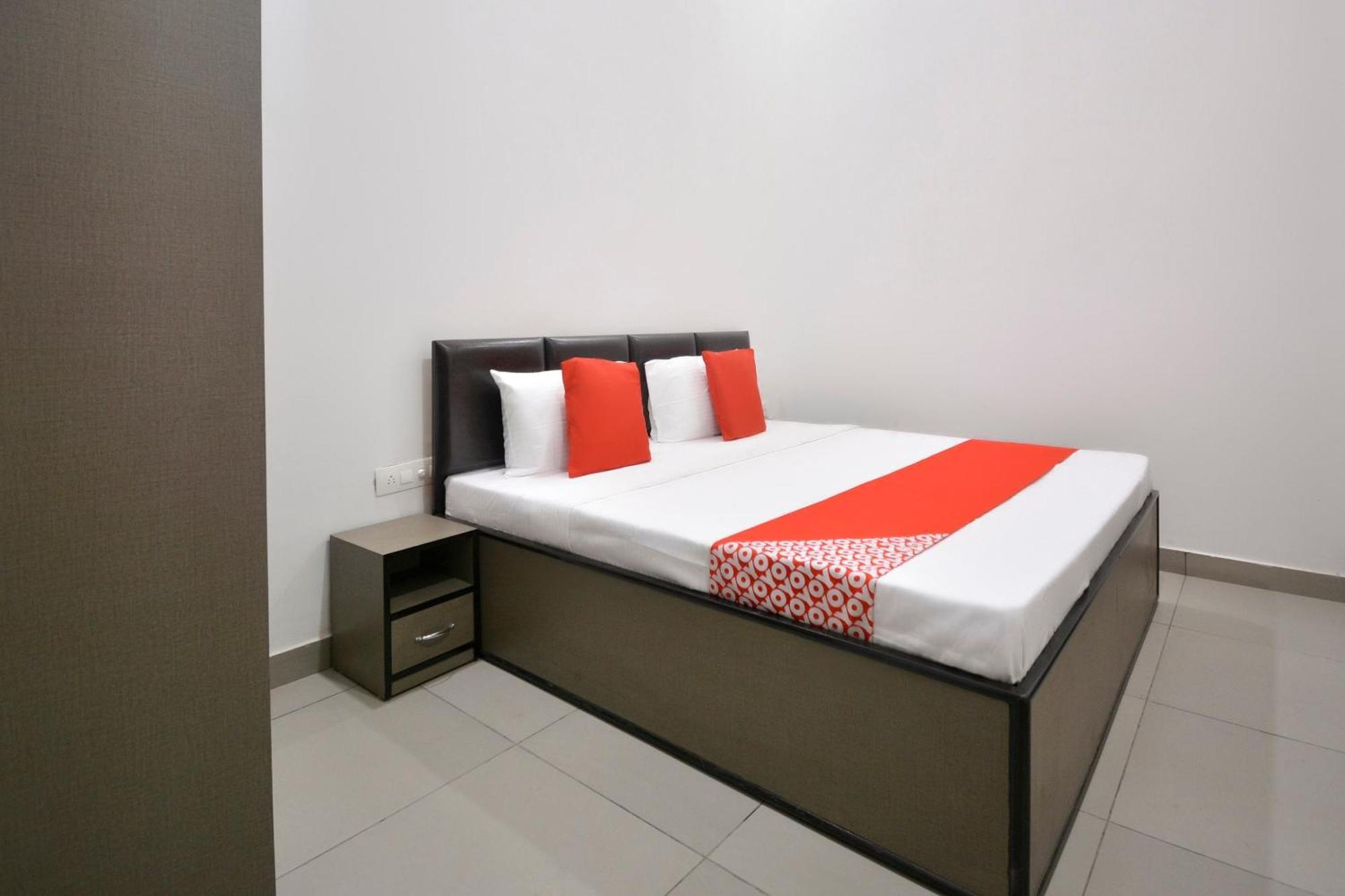 Hotel O White Solitaire Ludhiana Luaran gambar